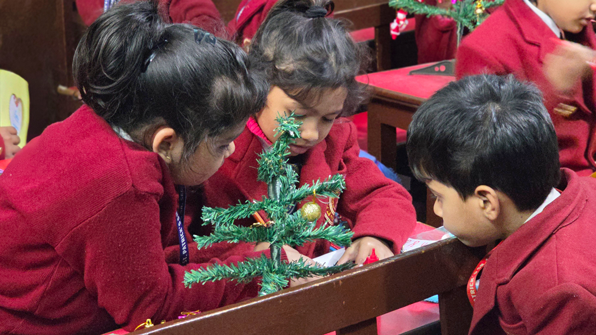 Joyful Christmas Coloring Activity for Young Learners